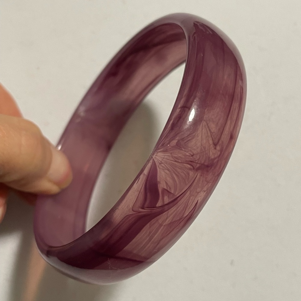 Vintage purple resin/plastic bracelet